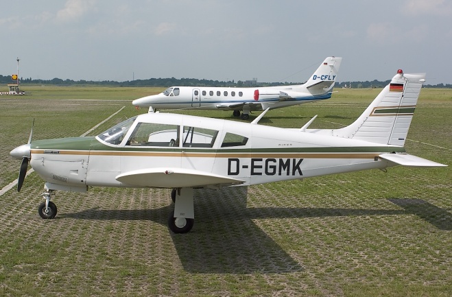 Piper PA28R-200